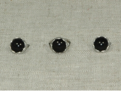 Комплект кольцо и серьги из черного оникса