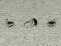  Комплект кольцо и серьги из черного оникса